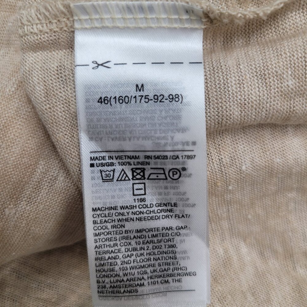 Banana Republic Sleeveless V-Neck Tank in Light Beige - Picture 6 of 6